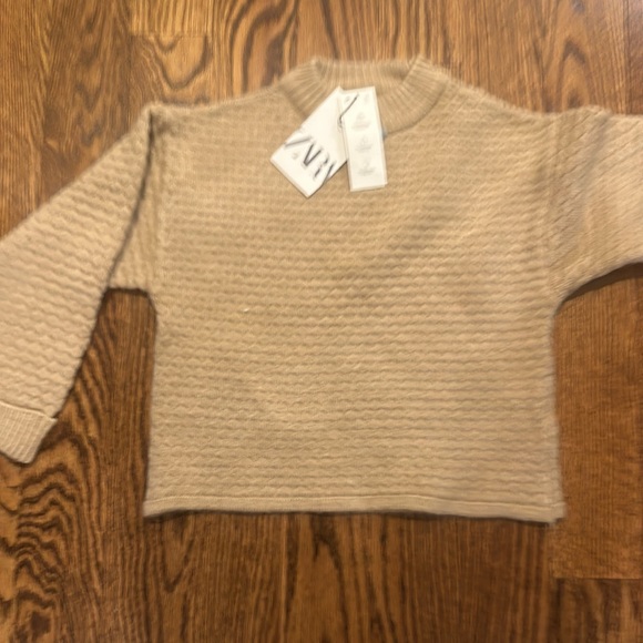 Zara sweaters size 8/9 - One new w tags - Picture 2 of 3